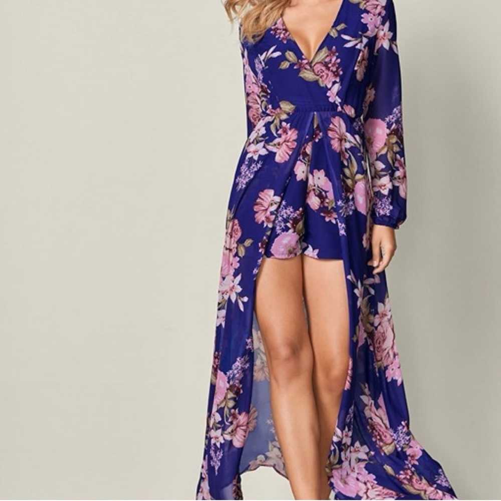 Flower one piece shorts romper with train from the waist.